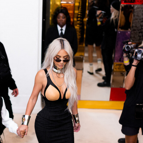 Kim Kardashian et sa fille North arrivent au défilé de mode Haute-Couture automne-hiver 2022-2023 "Jean-Paul Gaultier" au 325 rue Saint-Martin à Paris, France, le 6 juillet 2022. © Da Silva-Perusseau/Bestimage 