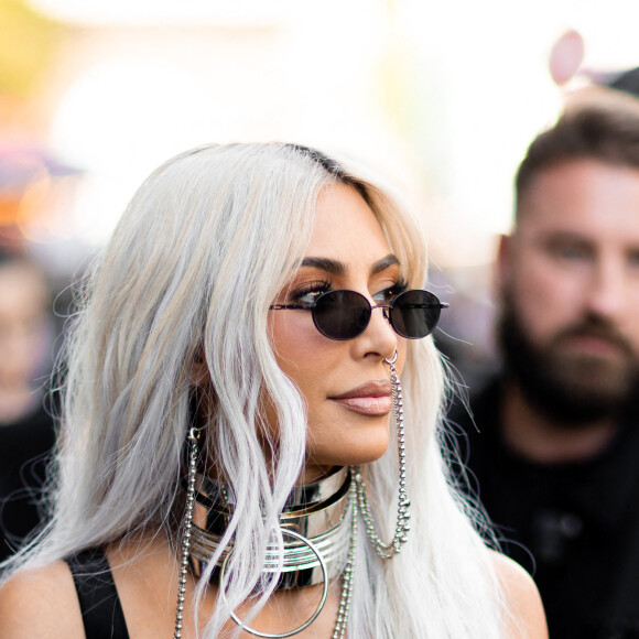 Kim Kardashian arrive au défilé de mode Haute-Couture automne-hiver 2022-2023 "Jean-Paul Gaultier" au 325 rue Saint-Martin à Paris, France, le 6 juillet 2022. © Da Silva-Perusseau/Bestimage 