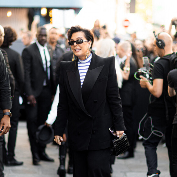 Kris Jenner arrive au défilé de mode Haute-Couture automne-hiver 2022-2023 "Jean-Paul Gaultier" au 325 rue Saint-Martin à Paris, France, le 6 juillet 2022. © Da Silva-Perusseau/Bestimage 