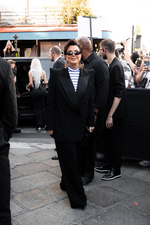 Kris Jenner arrive au défilé de mode Haute-Couture automne-hiver 2022-2023 "Jean-Paul Gaultier" au 325 rue Saint-Martin à Paris, France, le 6 juillet 2022. © Da Silva-Perusseau/Bestimage 