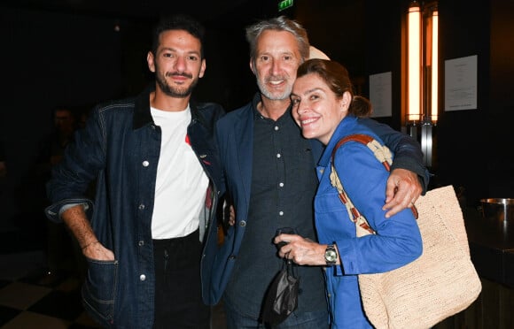 Exclusif - Vincent Dedienne, Antoine de Caunes et sa femme Daphné Roulier - 100e du spectacle de Vincent Dedienne "Un soir de gala" aux théâtre Marigny à Paris, le 27 juin 2022. © Coadic Guirec/Bestimage