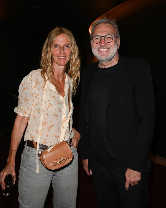 Exclusif - Sandrine Kiberlain et Laurent Ruquier - 100e du spectacle de Vincent Dedienne "Un soir de gala" aux théâtre Marigny à Paris, le 27 juin 2022. © Coadic Guirec/Bestimage