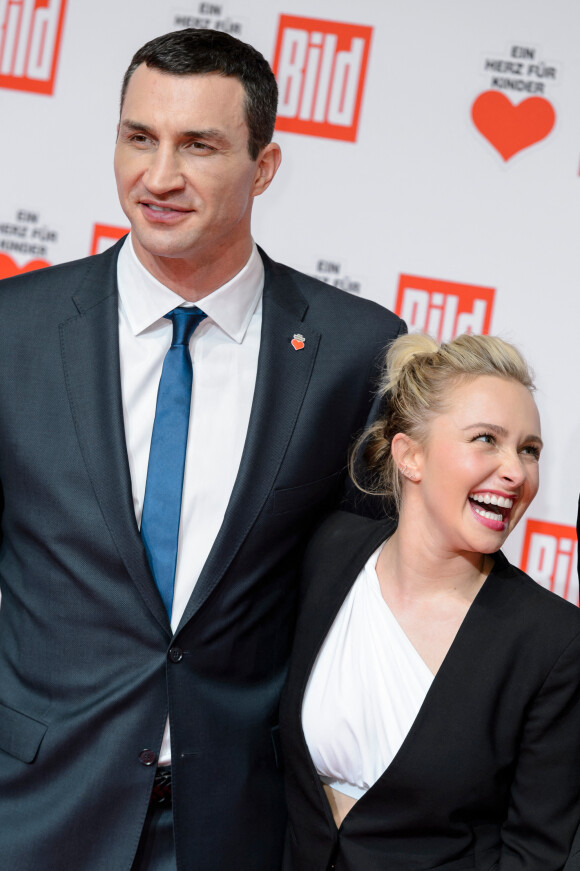 Wladimir Klitschko et sa compagne Hayden Panettiere - People au gala de charité "A Heart for Children" à Berlin. Le 5 décembre 2015.