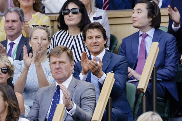 Tom Cruise dans les tribunes lors de la finale dame du tournoi de Wimbledon au All England Lawn Tennis and Croquet Club à Londres, Royaume Uni, le 9 juillet 2022. 