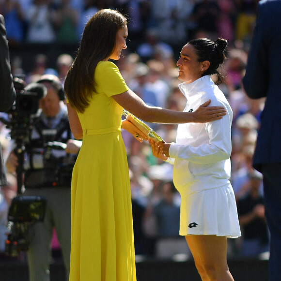 Catherine Kate Middleton, duchesse de Cambridge - Elena Rybakina remporte la finale simple dame du tournoi de tennis Wimbledon 2022, sa première victoire en Grand Chelem face à Ons Jabeur le 9 juillet 2022. © Antoine Couvercelle / Panoramic / Bestimage 