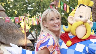Elodie Gossuin en famille au Parc Astérix : ses enfants Rose et Jules ont beaucoup grandi !