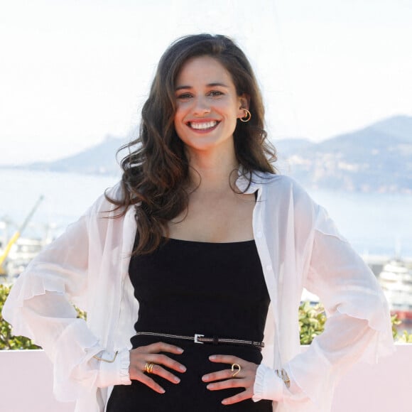 Lucie Lucas au photocall de la série "Cannes confidential" lors de la 5ème saison du festival International des Séries "Canneseries" à Cannes  © Denis Guignebourg / Bestimage 