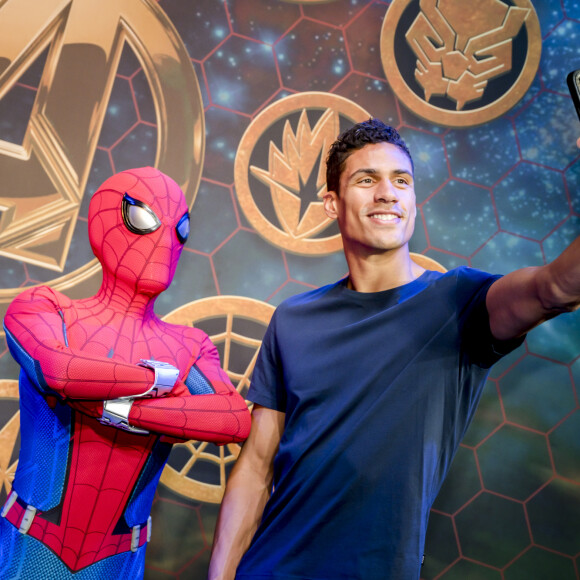 Raphaël Varane à Disneyland Paris le 10 juillet 2022.