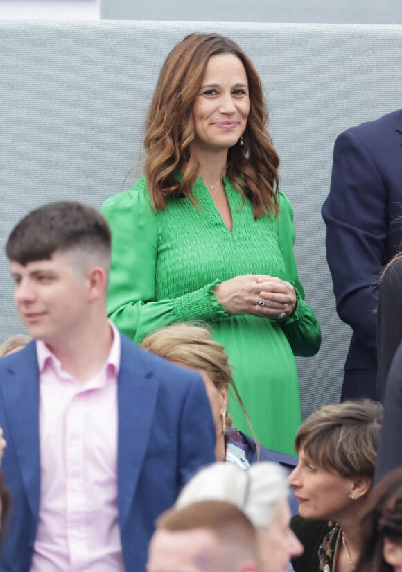 Pippa Middleton (enceinte) - La famille royale d'Angleterre lors du concert devant le palais de Buckingham à Londres, à l'occasion du jubilé de platine de la reine d'Angleterre.