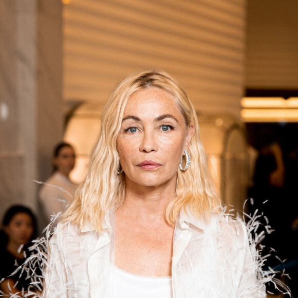 Emmanuelle Beart pose dans l'hôtel "Martinez" lors du 75ème Festival International du Film de Cannes, France, le 25 mai 2022. © Tiziano Da Silva/Bestimage 