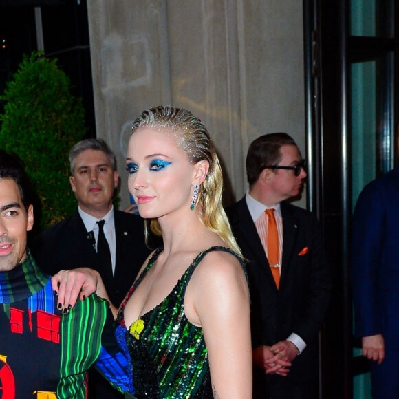 Joe Jonas et sa femme Sophie Turner à la sortie de l'hôtel "The Mark" pour se rendre à la 71ème édition du MET Gala (Met Ball, Costume Institute Benefit) à New York, le 6 mai 2019 