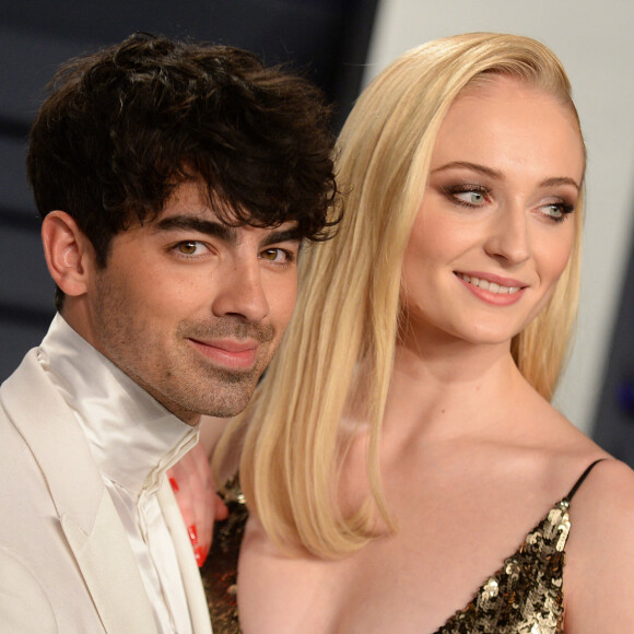 Joe Jonas et sa compagne Sophie Turner - Soirée Vanity Fair Oscar Party à Los Angeles. 