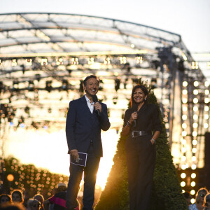 Exclusif - Stéphane Bern (Chaussures Louboutin aux couleurs Bleu Blanc Rouge) et Anne Hildalgo - Enregistrement de l'émission "Le concert de Paris" à la Tour Eiffel pour le 14 Juillet à Paris, diffusé sur France 2 © Pierre Perusseau-Tiziano da Silva / Bestimage