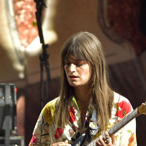 Clara Luciani en concert au Nice Jazz Festival 2022 sur la scène de la place Masséna à Nice. Le 16 juillet 2022 © Bruno Bebert / Bestimage