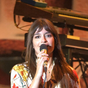 Clara Luciani en concert au Nice Jazz Festival 2022 sur la scène de la place Masséna à Nice. Le 16 juillet 2022 © Bruno Bebert / Bestimage