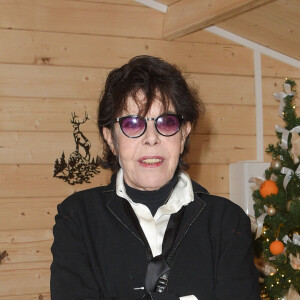 La chanteuse Dani lors de l'inauguration du chalet éphémère "Les Neiges Courchevel" sur la terrasse de l'hôtel Barrière Le Fouquet's à Paris, France, le 27 novembre 2018. © Coadic Guirec/Bestimage