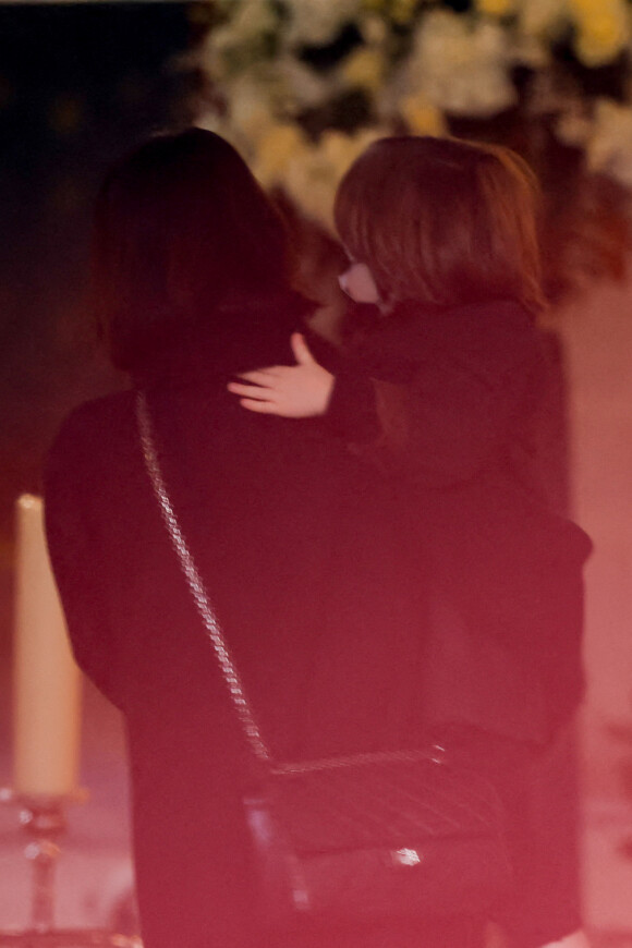 Gaëlle Pietri (ex-compagne du défunt) et son fils Orso - Arrivées aux obsèques (bénédiction) de Gaspard Ulliel en l'église Saint-Eustache à Paris. Le 27 janvier 2022 © Jacovides-Moreau / Bestimage 