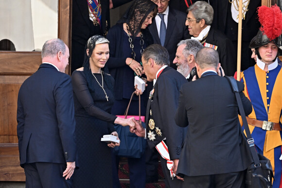 Le prince Albert II de Monaco et la princesse Charlène de Monaco arrivent au Vatican pour un entretien privé avec le pape François, le 20 juillet 2022. © Avalon/Panoramic//Bestimage 