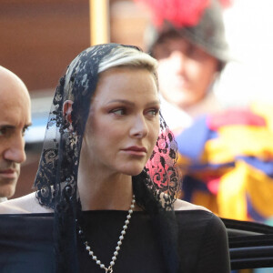 Le prince Albert II de Monaco et la princesse Charlène de Monaco arrivent au Vatican pour un entretien privé avec le pape François, le 20 juillet 2022. © Evandro Inetti/Zuma Press/Bestimage 