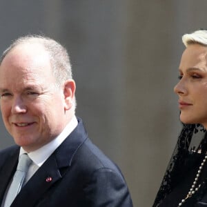 Le prince Albert II de Monaco et la princesse Charlène de Monaco arrivent au Vatican pour un entretien privé avec le pape François, le 20 juillet 2022. © Evandro Inetti/Zuma Press/Bestimage 