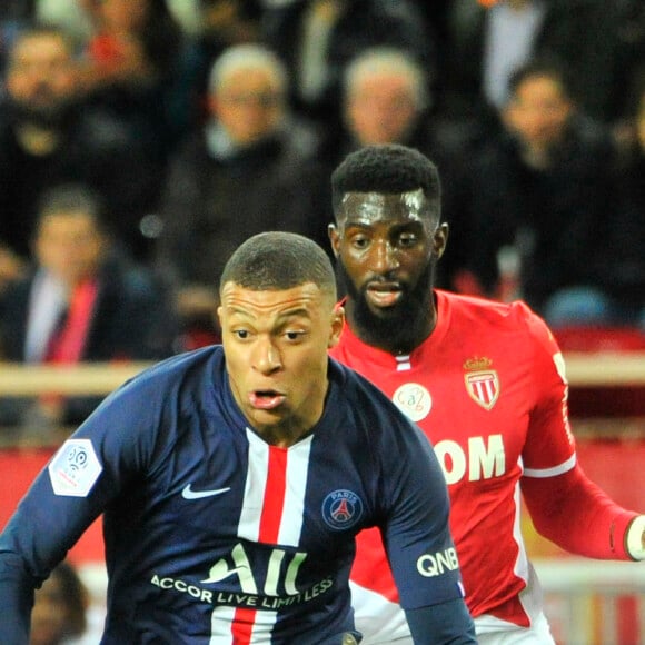 Kylian Mbappe (PSG) - Tiemoue Bakayoko (AS Monaco) lors du match de Ligue 1 opposant l'AS Monaco au Paris Saint-Germain, au stade Louis-II, à Monaco, le 15 janvier 2020. Le PSG a gagné 4-1. © Norbert Scanella/Panoramic/Bestimage