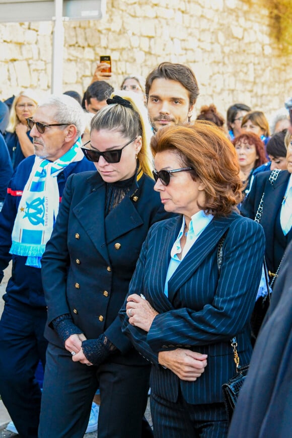 Dominique Tapie, Sophie Tapie - Les marseillais et la famille accompagnent Bernard Tapie jusqu'à la Cathédrale La Major à Marseille le 8 octobre 2021. © Santini / Jacovides / Bestimage