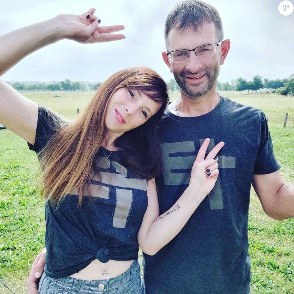 Julien Et Floriane L Amour Est Dans Le Pré