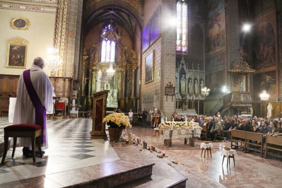 ambiance - Obsèques de Dani en la cathédrale Saint Jean-Baptiste de Perpignan, le 26 juillet 2022. Les proches et les personnalités sont venus rendre un dernier hommage à la chanteuse disparue le 18 juillet 2022 à l'âge de 77 ans. 