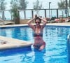 Fabienne Carat prend la pose en bikini