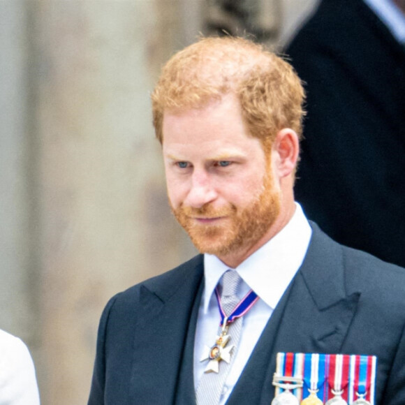 Le prince Harry, duc de Sussex, et Meghan Markle, duchesse de Sussex - Les membres de la famille royale et les invités lors de la messe célébrée à la cathédrale Saint-Paul de Londres, dans le cadre du jubilé de platine (70 ans de règne) de la reine Elisabeth II d'Angleterre. Londres, le 3 juin 2022. 