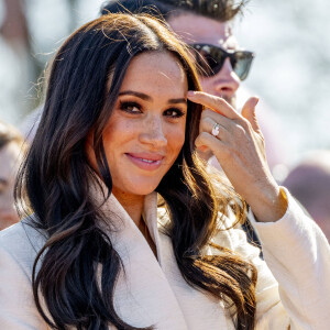 Le prince Harry et Meghan Markle assistent à la finale d'athlétisme, au deuxième jour des Invictus Games à La Haye. 