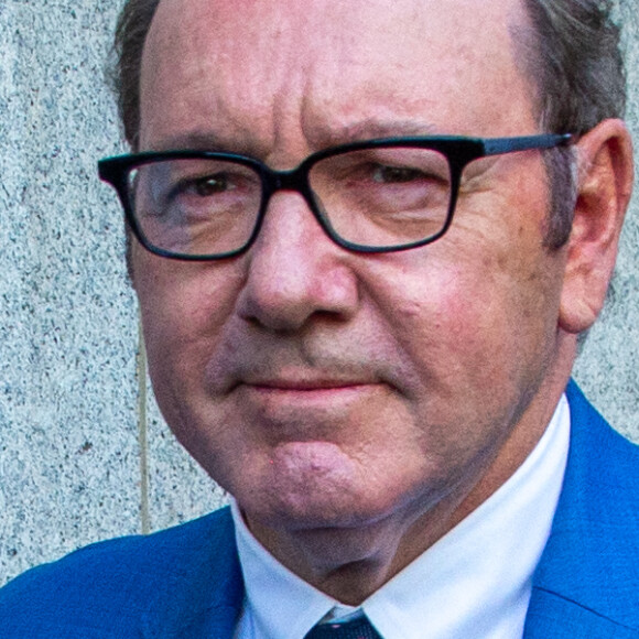 Kevin Spacey à la sortie du palais de justice "Old Bailey" à Londres. L'acteur est poursuivi pour quatre agressions sexuelles sur trois hommes, entre mars 2005 et avril 2013. Le 14 juillet 2022 © Tayfun Salci / Zuma Press / Bestimage 