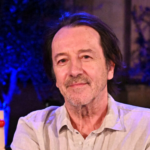 Exclusif - Jean-Hugues Anglade après la lecture de "Je me suis bien amusé. Au revoir et merci" lettres de Romain Gary, mise en scène de Jérémie Lippmann et adaptatée par Virginie Berling lors de la soirée de clôture, dans la cour du château de Grignan, de la 26ème édition du festival de la Correspondance de Grignan, France, le 9 juillet 2022. © Bruno Bebert/Bestimage