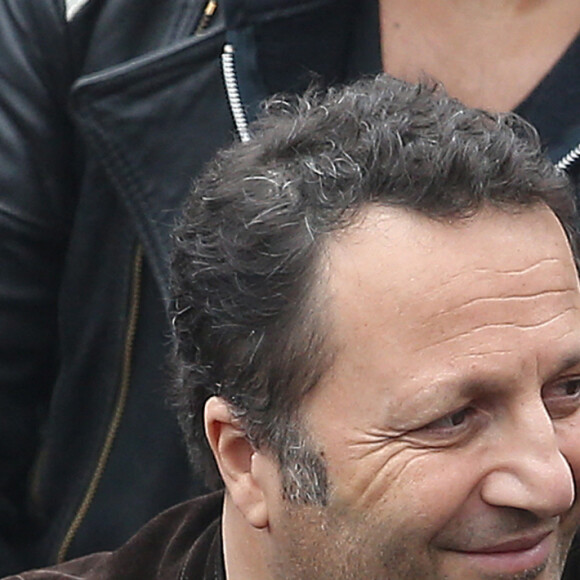 Arthur (Jacques Essebag) et sa compagne Mareva Galanter dans les tribunes de la finale homme des internationaux de France de Roland Garros à Paris le 5 juin 2016. © Moreau-Jacovides / Bestimage