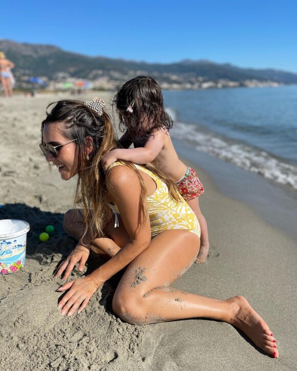 Joyce Jonathan partage ses vacances avec sa fille Ghjulia @ Instagram / Joyce Jonathan