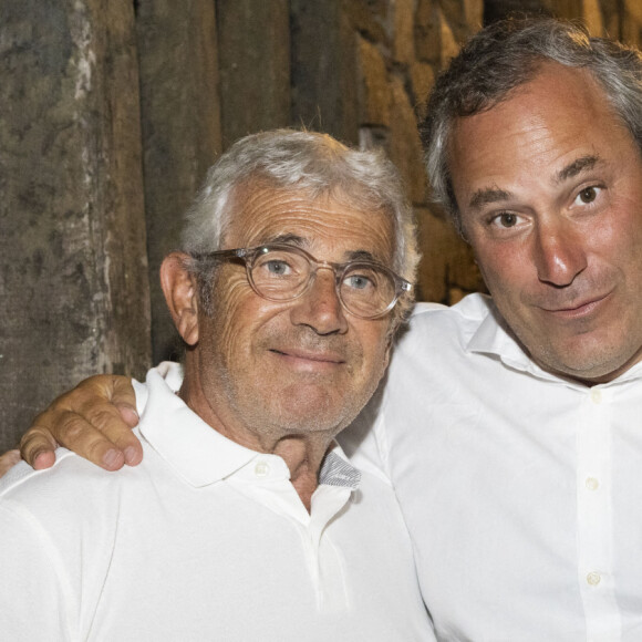 Exclusif - Michel Boujenah, Benjamin Patou - François-Xavier Demaison a présenté son tout nouveau spectacle "Di(x)Vin(s) lors de la 38ème édition du Festival de Ramatuelle au théâtre de Verdure à Ramatuelle le 2 aout 2022. Plus qu'un one man show, il revient sur scène avec un quatrième spectacle intime mêlant confidences et personnages. © Cyril Bruneau/ Festival de Ramatuelle/Bestimage