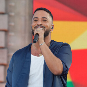 Exclusif - Slimane - Concert RFM Music Show sur le parvis de l'Hôtel de Ville de Levallois Perret. © Christophe Clovis / Bestimage 