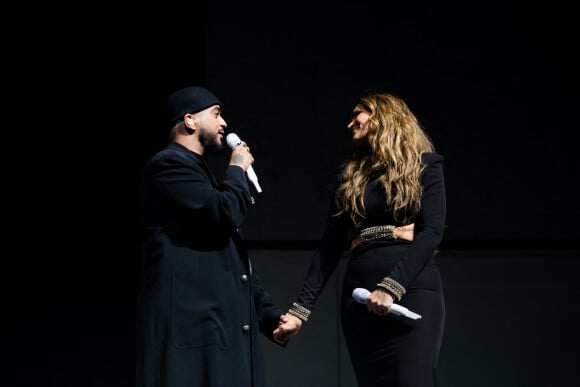 Exclusif - Vitaa et Slimane sur la scène de l'AccorHotels Arena à Paris pour leur tournée "Versus Tour", le 22 octobre 2021. © Tiziano Da Silva / Bestimage