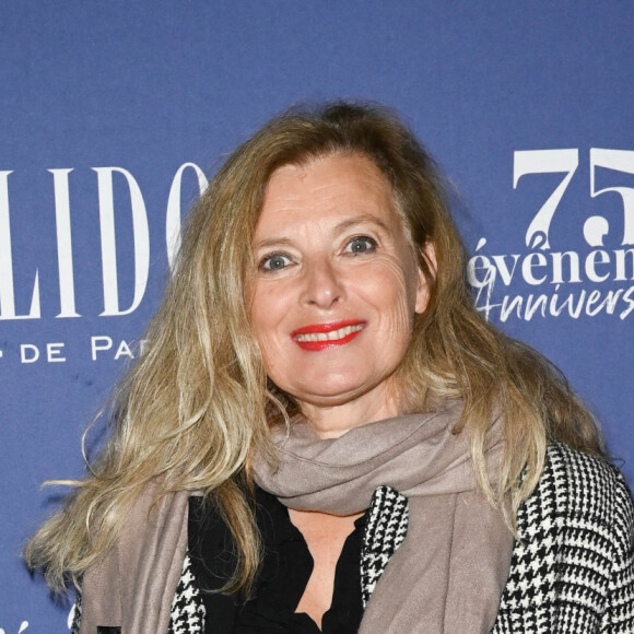 Valérie Trierweiler - People au concert de Nicoletta, à l'occasion de ses 50 ans de carrière, au Lido à Paris. C'est la première fois depuis 20 ans que le Lido accueille un concert. La chanteuse remontera sur cette scène le 7 novembre. Le 4 novembre 2021 © Coadic Guirec / Bestimage