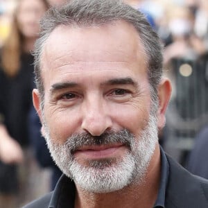 Jean Dujardin - Obsèques de Jean-Paul Belmondo en en l'église Saint-Germain-des-Prés, à Paris le 10 septembre 2021. © Cyril Moreau / Bestimage 