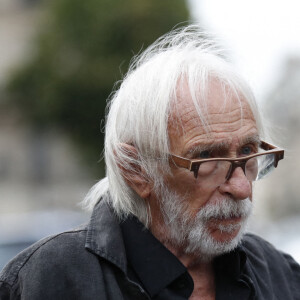 Pierre Richard - Obsèques de Jean-Paul Belmondo en en l'église Saint-Germain-des-Prés, à Paris le 10 septembre 2021. © Cyril Moreau / Bestimage