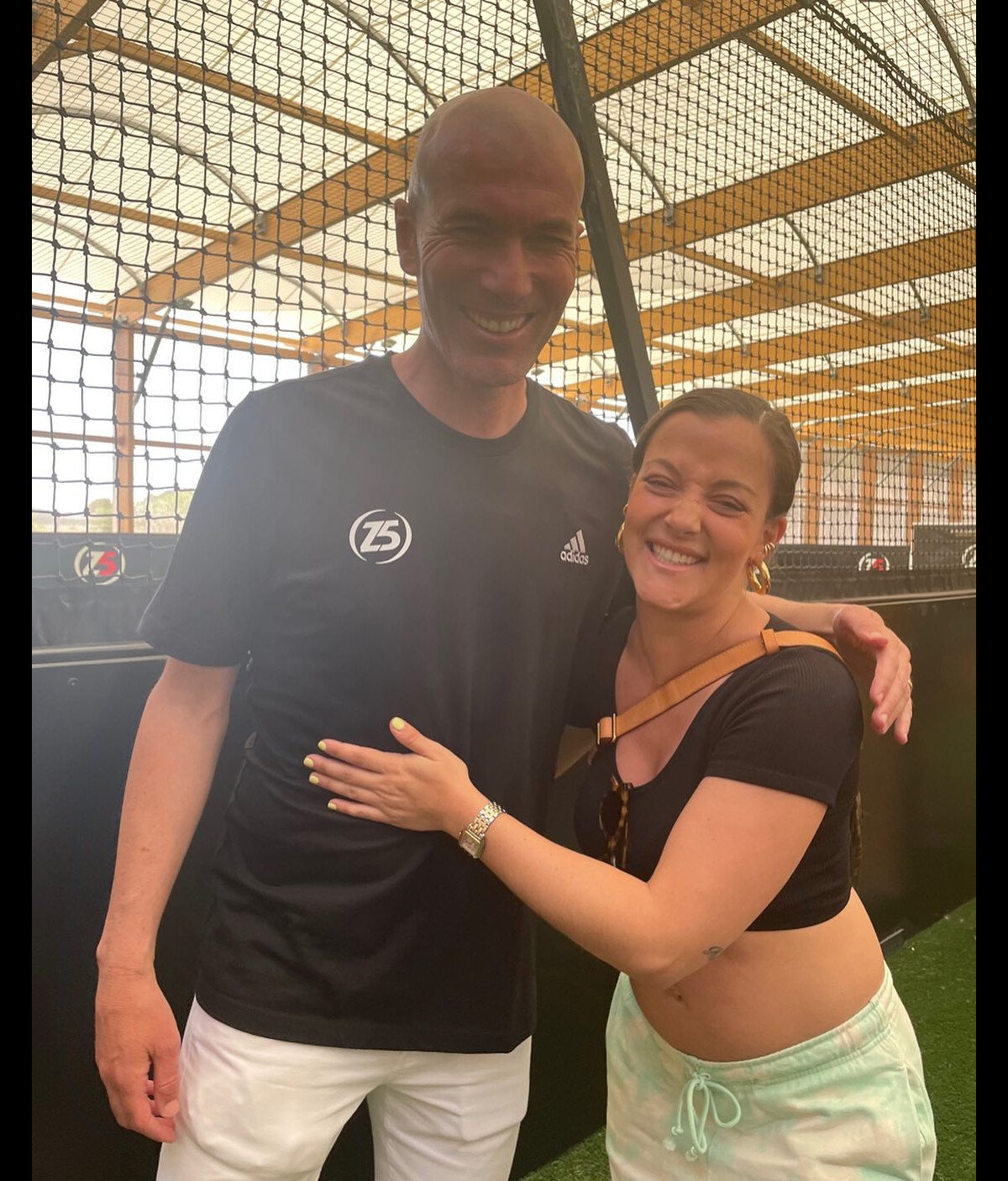 Photo : Camille Lellouche, enceinte, pose avec Zinédine Zidane - Purepeople