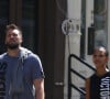Exclusif - Le mannequin Victoria's Secret Lais Ribeiro et son compagnon le joueur de basketball Jared Homan se promènent dans les rues de New York City, New York, Etats-Unis, le 11 avril 2017.