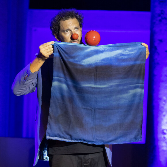 Eric Antoine est sur la scène du théâtre de Verdure au festival de Ramatuelle le 8 août 2022. © Cyril Bruneau / Festival de Ramatuelle / Bestimage 