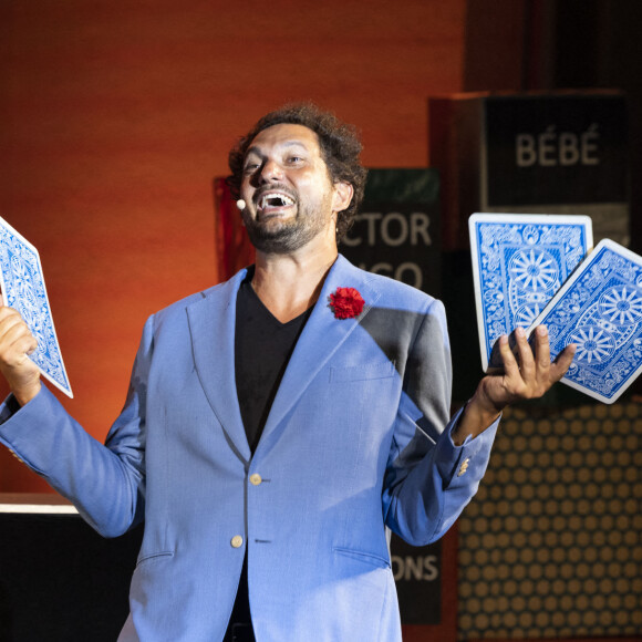 Eric Antoine est sur la scène du théâtre de Verdure au festival de Ramatuelle le 8 août 2022. © Cyril Bruneau / Festival de Ramatuelle / Bestimage 