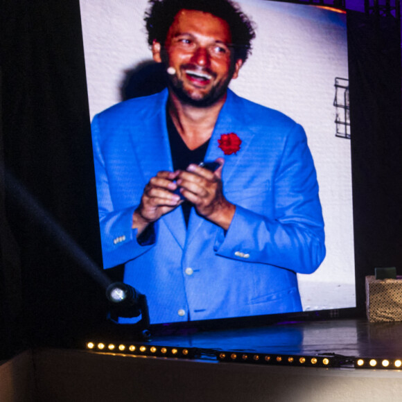 Eric Antoine est sur la scène du théâtre de Verdure au festival de Ramatuelle le 8 août 2022. © Cyril Bruneau / Festival de Ramatuelle / Bestimage 