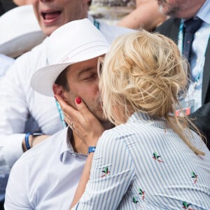 Elodie Gossuin et son mari Bertrand Lacherie dans les tribunes lors des internationaux de tennis de Roland Garros à Paris, France, le 4 juin 2019. © Jacovides-Moreau/Bestimage 