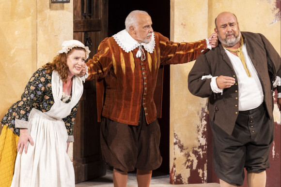 Gersende Perrin, Francis Perrin, Christophe Vericel - Représentation de la pièce "L'école des femmes" avec F.Perrin lors du festival de Ramatuelle au théâtre de Verdure le 10 août 2022. © Cyril Bruneau / Festival de Ramatuelle / Bestimage 