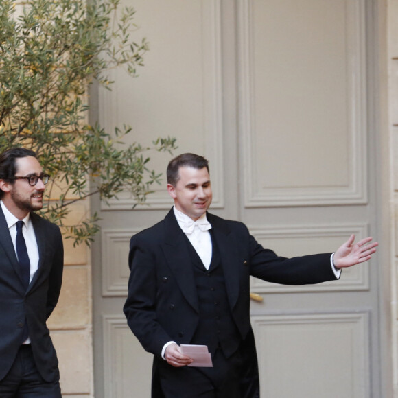 Ségolène Royal et ses enfants Clémence Hollande, et Thomas Hollande accompagné de sa compagne Emilie Broussouloux - Dîner d'état au palais de l'Élysée à Paris, le 11 avril 2017. © Denis Allard/Pool/Bestimage