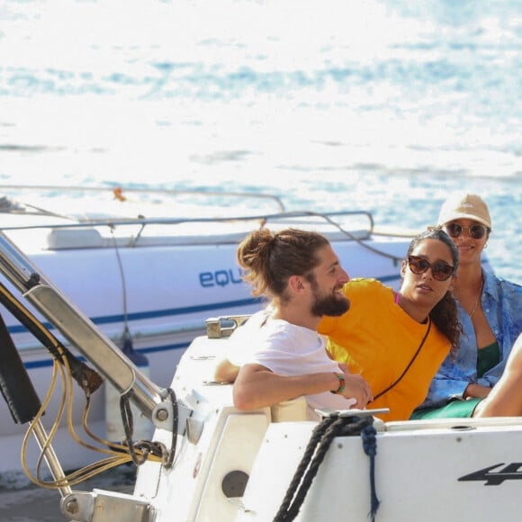 Exclusif - Joakim Noah et sa femme Lais Ribeiro sont allés faire une balade en bateau avec des amis à Rio de Janeiro au Brésil le 3 aout 2022.